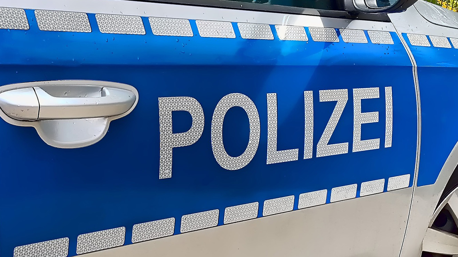 Pkw zerkratzt - 1000 Euro Schaden