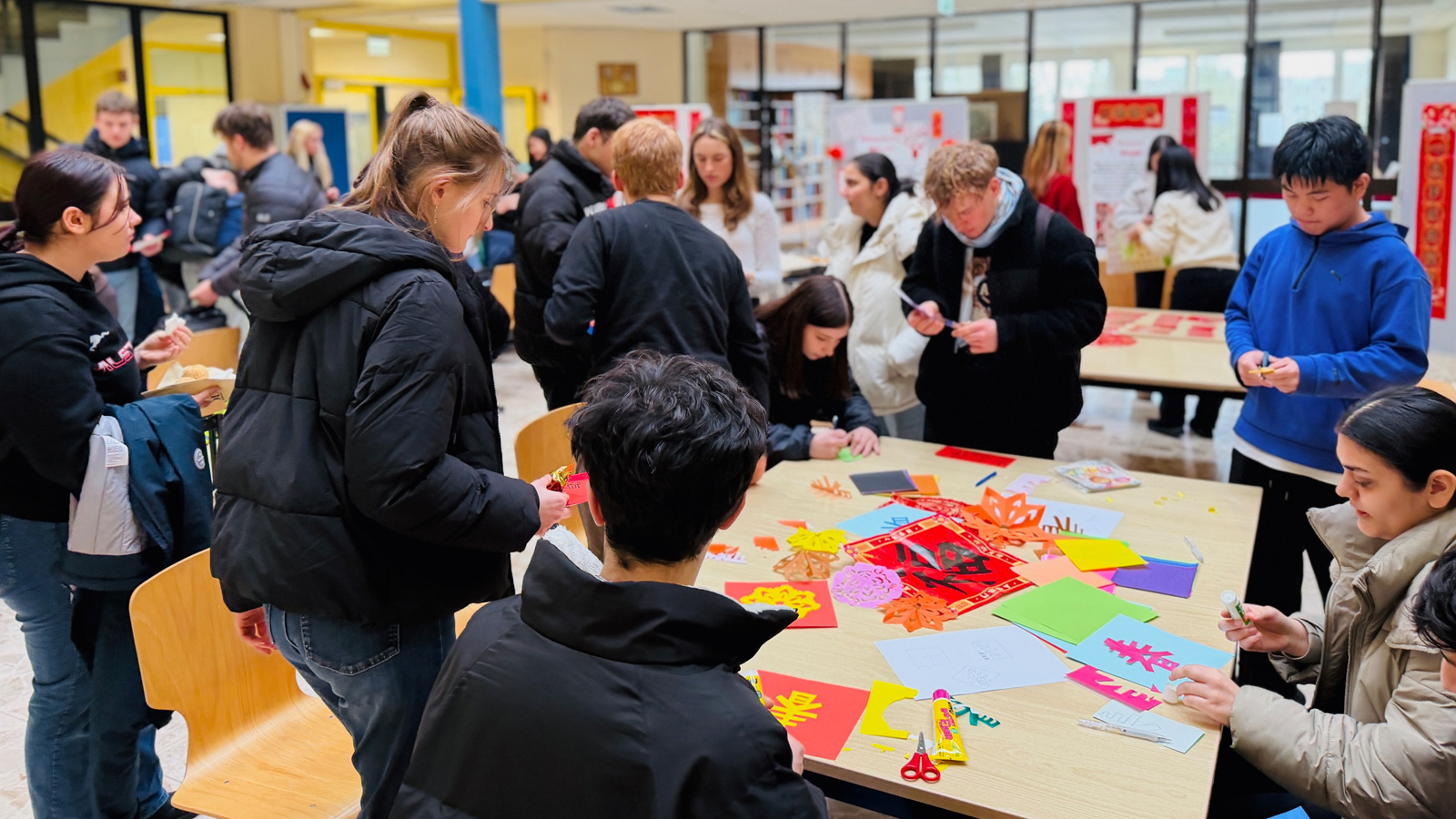 BBS 1 Northeim feiert chinesisches Frühlingsfest mit Mitmachaktionen und kulturellem Austausch